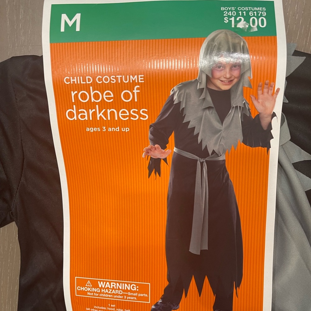 Target robe of darkness child costume. NWT size medium
